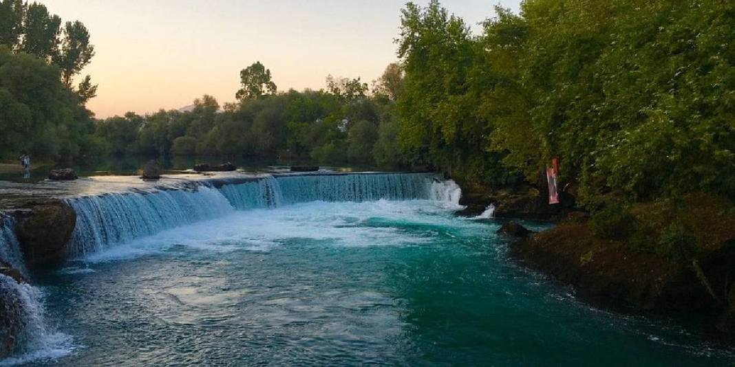 Yabancılar görmek için kilometrelerce yol kat ediyorlar! Güzelliğiyle büyülüyor: Özellikle yazın ziyaretçi akın ediyor 5